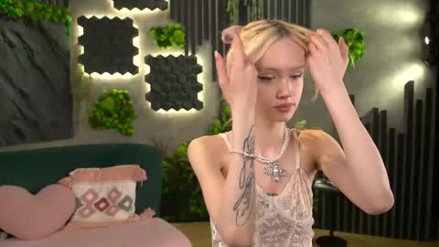 Snapshot of lizzofkiss chatting on 7, 5, 2026 Liza online show from 7, 5, 2026