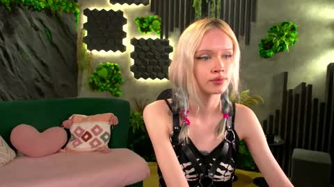 Snapshot of lizzofkiss chatting on 22, 5, 2026 Liza online show from 22, 5, 2026