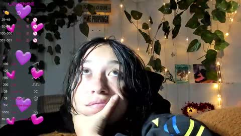 Snapshot of lizzy_kawuaii chatting on 21, 2, 2025 lizzy online show from 21, 2, 2025