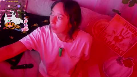 Snapshot of lizzy_kawuaii chatting on 12, 10, 2025 lizzy online show from 12, 10, 2025