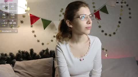 Snapshot of llesslie chatting on 18, 12, 2024 Lesly online show from 18, 12, 2024