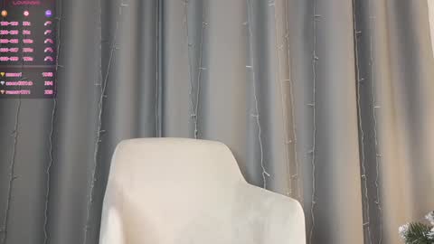 Snapshot of llesslie chatting on 12, 1, 2025 Lesly online show from 12, 1, 2025