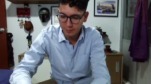 Snapshot of lobomx19 chatting on 18, 12, 2024 Lobo online show from 18, 12, 2024