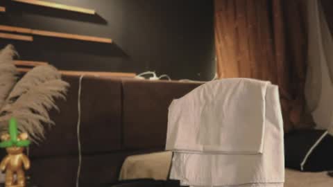 logan_varela online show from 30, 1, 2025