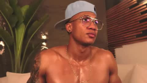 logan_varela online show from 27, 2, 2025