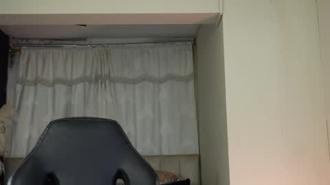 logan_varela online show from 5, 10, 2025