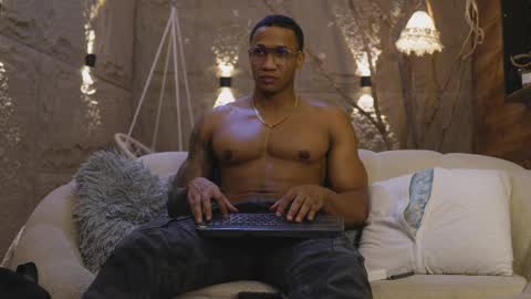 logan_varela online show from 27, 3, 2026