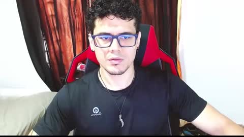 Snapshot of loganandrwz chatting on 2, 2, 2026 Loganandrwz online show from 2, 2, 2026