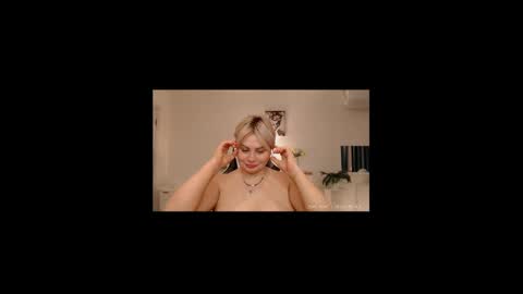  Lola  online show from 23, 4, 2026