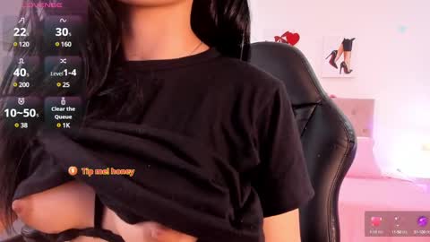 Snapshot of lola_bernard chatting on 7, 3, 2025 lola_bernard online show from 7, 3, 2025