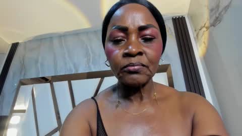 Lola online show from 12, 11, 2025