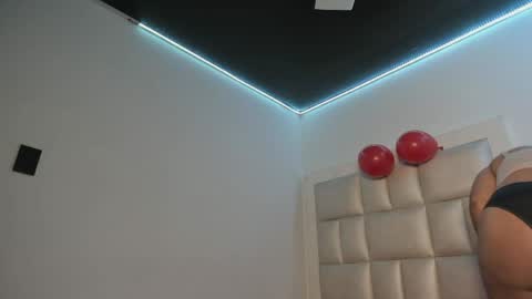Snapshot of lola_js chatting on 23, 5, 2026 lola_js online show from 23, 5, 2026