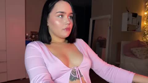 Snapshot of lola_razee chatting on 11, 6, 2026 lola_razee online show from 11, 6, 2026