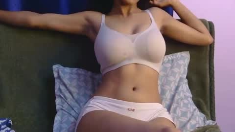 Snapshot of lolaa_darling chatting on 20, 5, 2026 lolaa online show from 20, 5, 2026