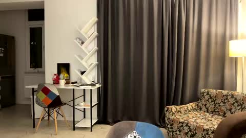 lolaatatee online show from 10, 5, 2026