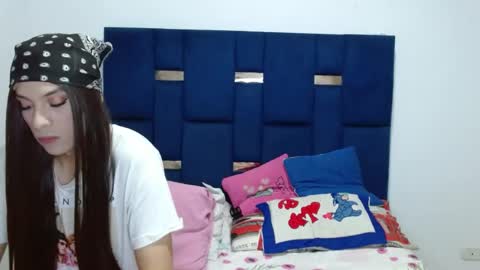 lolabloomx online show from 8, 6, 2026