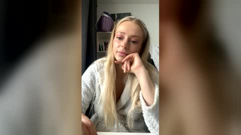 Snapshot of lolacutiex chatting on 4, 6, 2026 lolacutiex online show from 4, 6, 2026