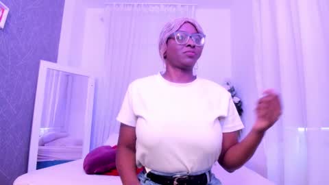 Snapshot of lolajenkiins chatting on 17, 10, 2025 lola online show from 17, 10, 2025