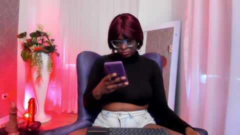 Snapshot of lolajenkiins chatting on 27, 10, 2025 lola online show from 27, 10, 2025