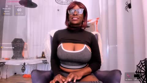 Snapshot of lolajenkiins chatting on 7, 11, 2025 lola online show from 7, 11, 2025