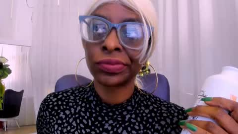 Snapshot of lolajenkiins chatting on 29, 11, 2025 lola online show from 29, 11, 2025