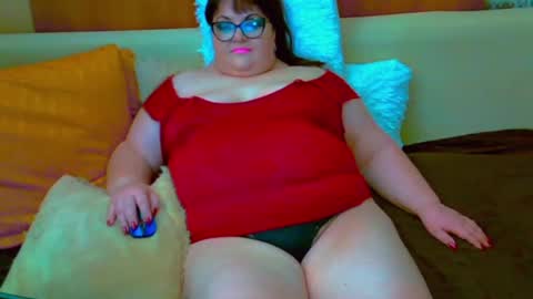 Snapshot of lolalove999 chatting on 2, 2, 2025 lolalove999 online show from 2, 2, 2025