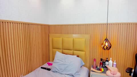 Snapshot of lolamaxi chatting on 7, 7, 2026 LOLA online show from 7, 7, 2026