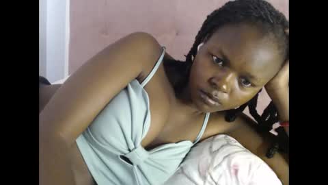 Snapshot of lolamia7 chatting on 16, 11, 2025 lolamia7 online show from 16, 11, 2025