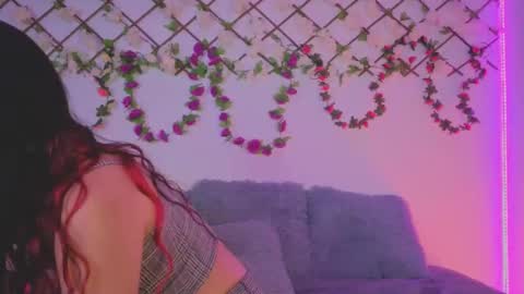  Lola  online show from 19, 11, 2025