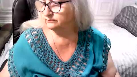 Snapshot of lolkaalyss chatting on 8, 6, 2026 LolkaAlyss online show from 8, 6, 2026