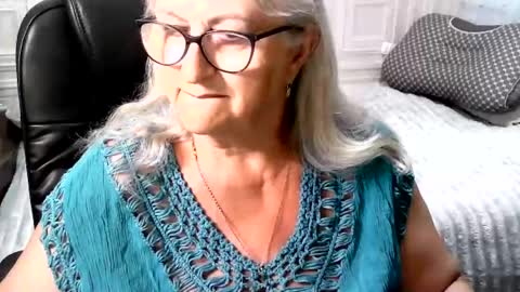 Snapshot of lolkaalyss chatting on 4, 7, 2026 LolkaAlyss online show from 4, 7, 2026