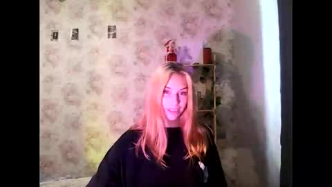 LollaLaKiss online show from 22, 9, 2025