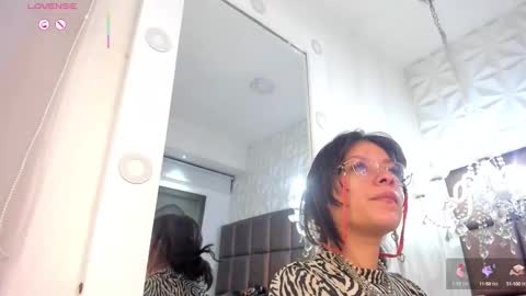Snapshot of lolyyuno chatting on 6, 10, 2025 Loly online show from 6, 10, 2025