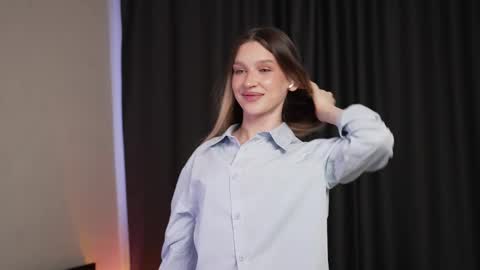 Snapshot of lonely_paradisee chatting on 8, 11, 2025 Sofia online show from 8, 11, 2025