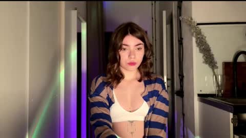 Snapshot of lonelycutia chatting on 16, 11, 2025 Luna online show from 16, 11, 2025