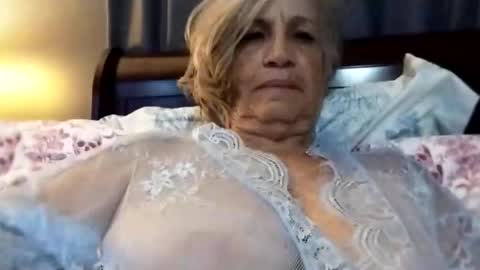 Snapshot of lonelylana1955 chatting on 17, 10, 2025 lonelylana1955 online show from 17, 10, 2025