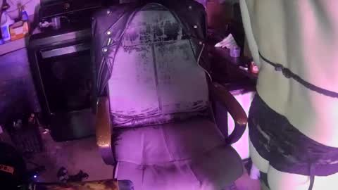 Snapshot of longbeachcd69 chatting on 9, 10, 2025 longbeachcd69 online show from 9, 10, 2025