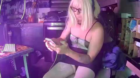 Snapshot of longbeachcd69 chatting on 15, 10, 2025 longbeachcd69 online show from 15, 10, 2025