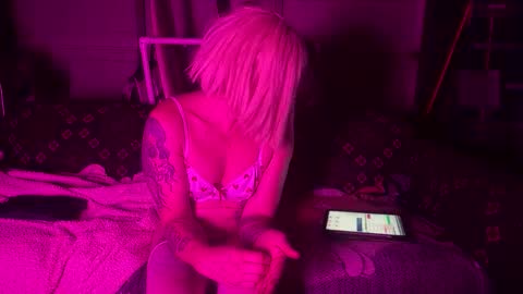 Snapshot of longbeachcd69 chatting on 10, 1, 2026 longbeachcd69 online show from 10, 1, 2026