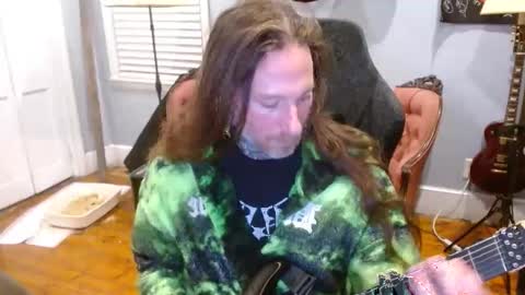 Snapshot of longhair021 chatting on 30, 10, 2025 longhair online show from 30, 10, 2025