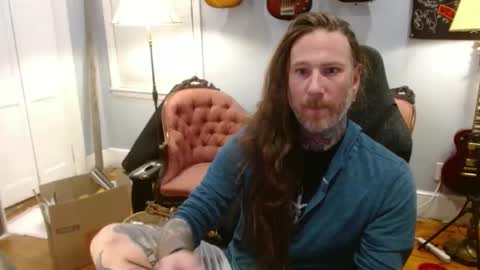 Snapshot of longhair021 chatting on 4, 11, 2025 longhair online show from 4, 11, 2025