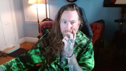 Snapshot of longhair021 chatting on 1, 12, 2025 longhair online show from 1, 12, 2025