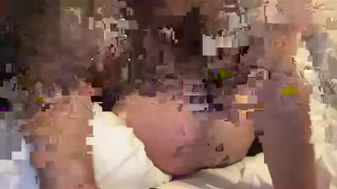 Snapshot of longnlittle1 chatting on 13, 10, 2025 longnlittle1 online show from 13, 10, 2025