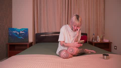 Snapshot of lookatmehabibi_ chatting on 26, 11, 2025 Adele Ellie and Lou Sally Dana and Bonnie online show from 26, 11, 2025