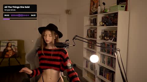 loony_moony online show from 2, 11, 2025