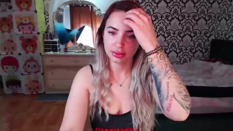 Queen LoraSinClare online show from 22, 5, 2026
