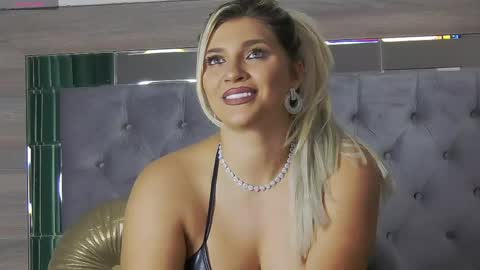lorenaryan online show from 6, 6, 2026