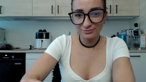 Snapshot of lorenneinspiring chatting on 9, 9, 2025 LorenneInspiring online show from 9, 9, 2025