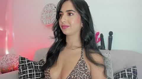 L O R E N online show from 15, 1, 2025