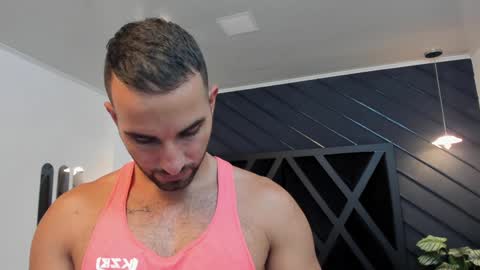Snapshot of lorenzo_walker_ chatting on 25, 1, 2025 L O R E N Z O Thumbs Up help online show from 25, 1, 2025